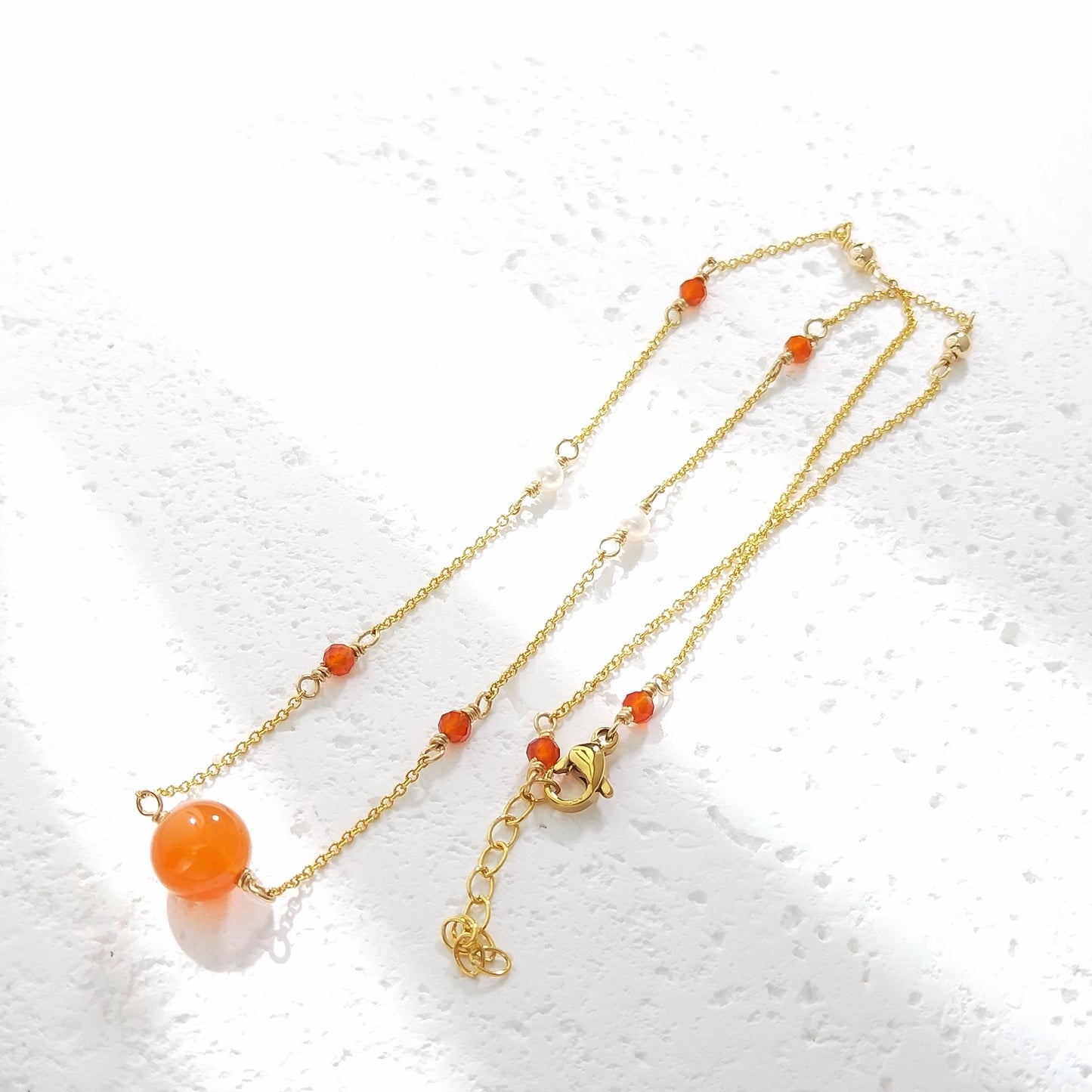 Collier ras-de-cou en cornaline EmberGlow — Plaqué or 14 carats