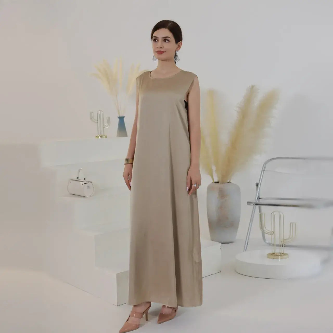 Robe Abaya soyeuse tendance à porter à l'intérieur