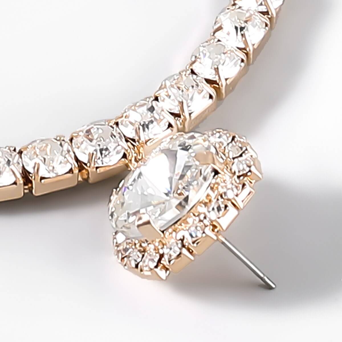 Boucles d'oreilles créoles classiques en strass