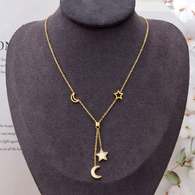 Collier pendentif lune